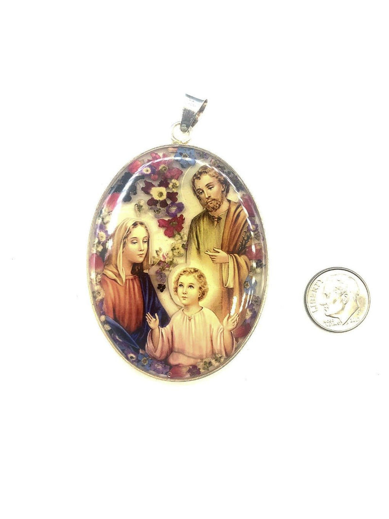 Holy Family Oval Medallion w/ Pressed Flowers 1.9" x 2.4" - Guadalupe Gifts